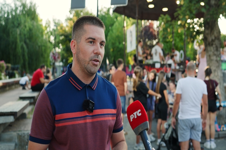 ВИШЕ ОД 100 МОДИФИКОВАНИХ АУТОМОБИЛА НА 12. ВРШАЧКОМ АУТО-СКУПУ...